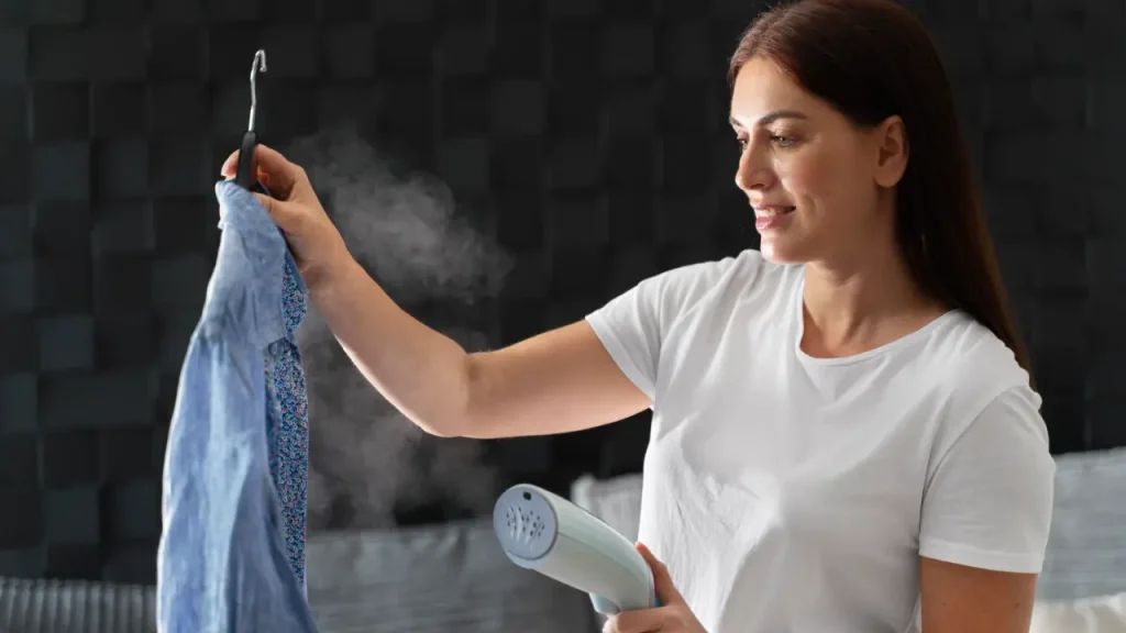 Un défroisseur vapeur élimine-t-il les odeurs des vêtements ?