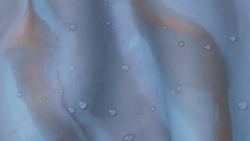 Mon défroisseur vapeur laisse des taches d’eau : que faire ?