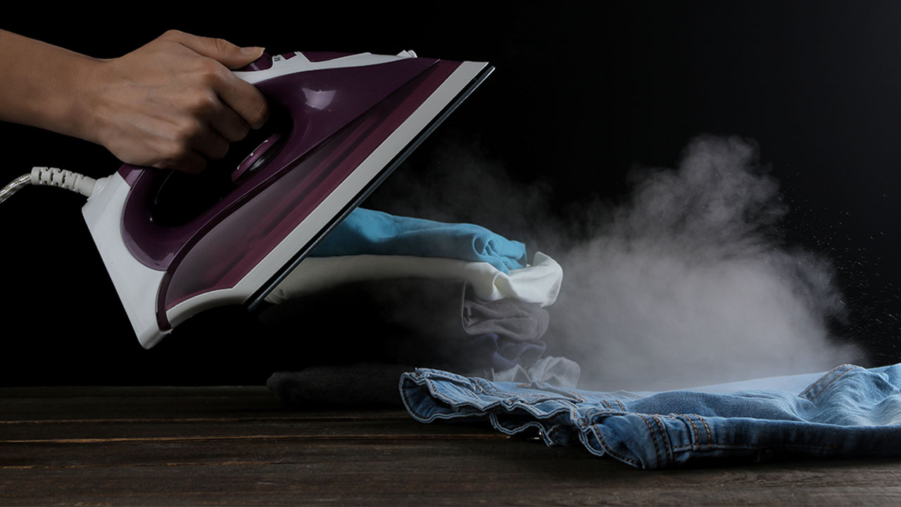 différence entre défroisseur vapeur et fer vapeur